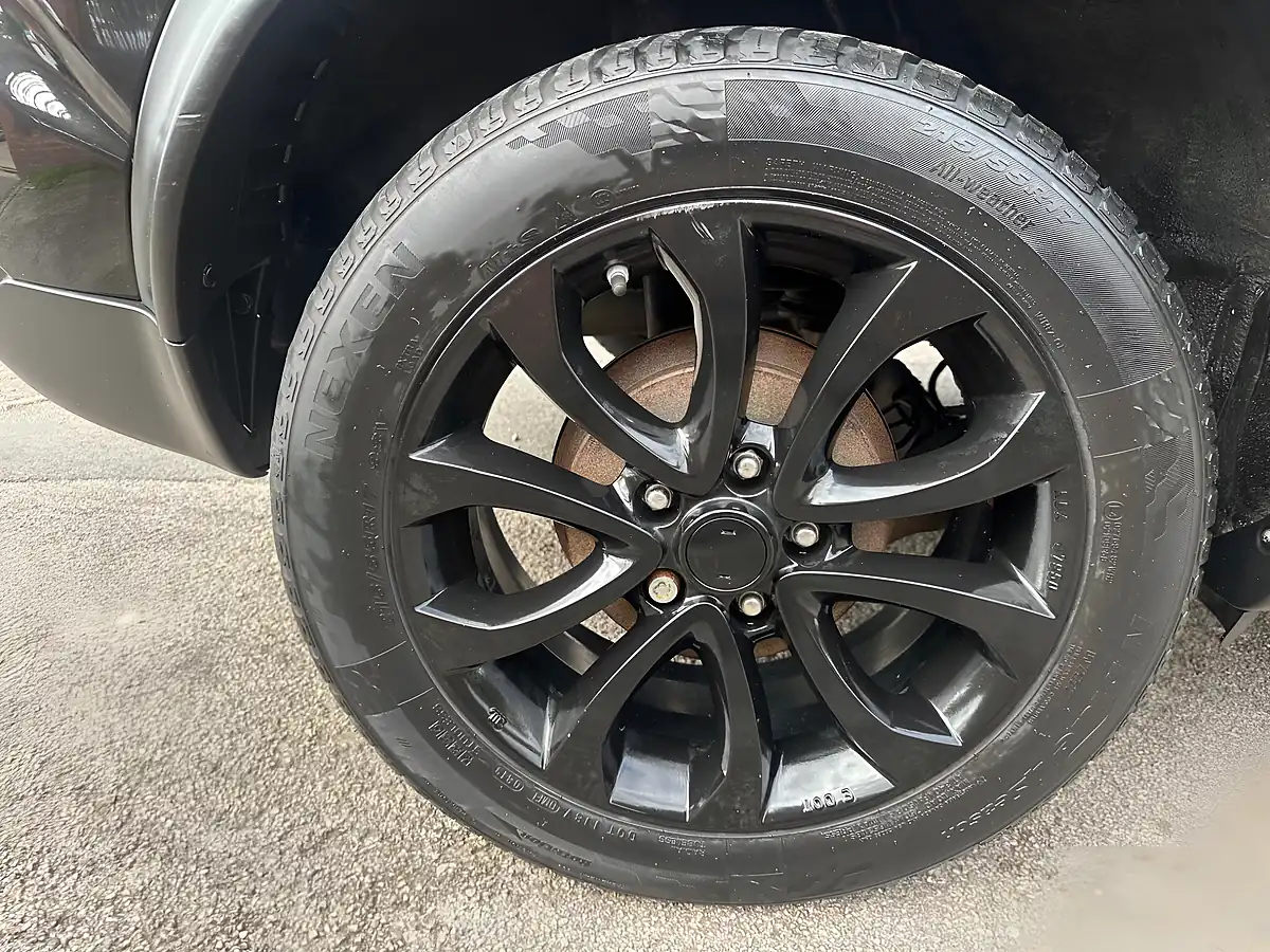 Used 2015 Nissan Juke N-Connecta Black - Interior and Exterior details 17