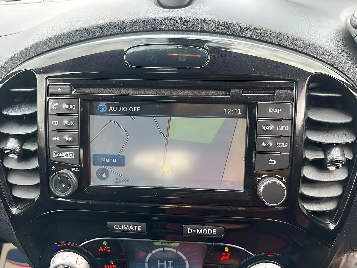 Used 2015 Nissan Juke N-Connecta Black - Interior and Exterior details 18