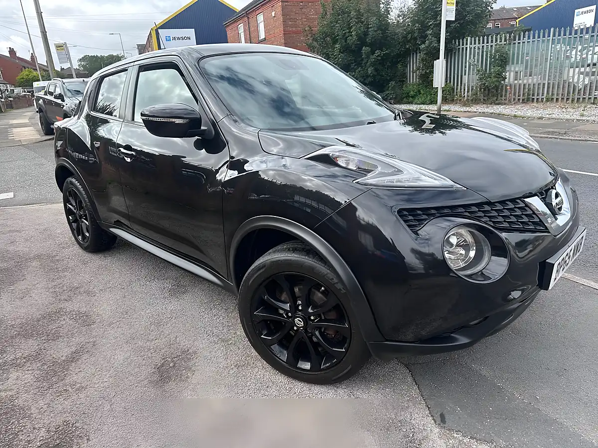 Used 2015 Nissan Juke N-Connecta Black - Interior and Exterior details 5