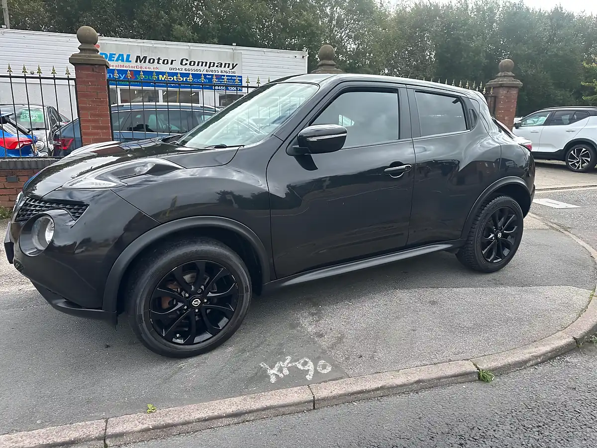 Used 2015 Nissan Juke N-Connecta Black - Interior and Exterior details 6