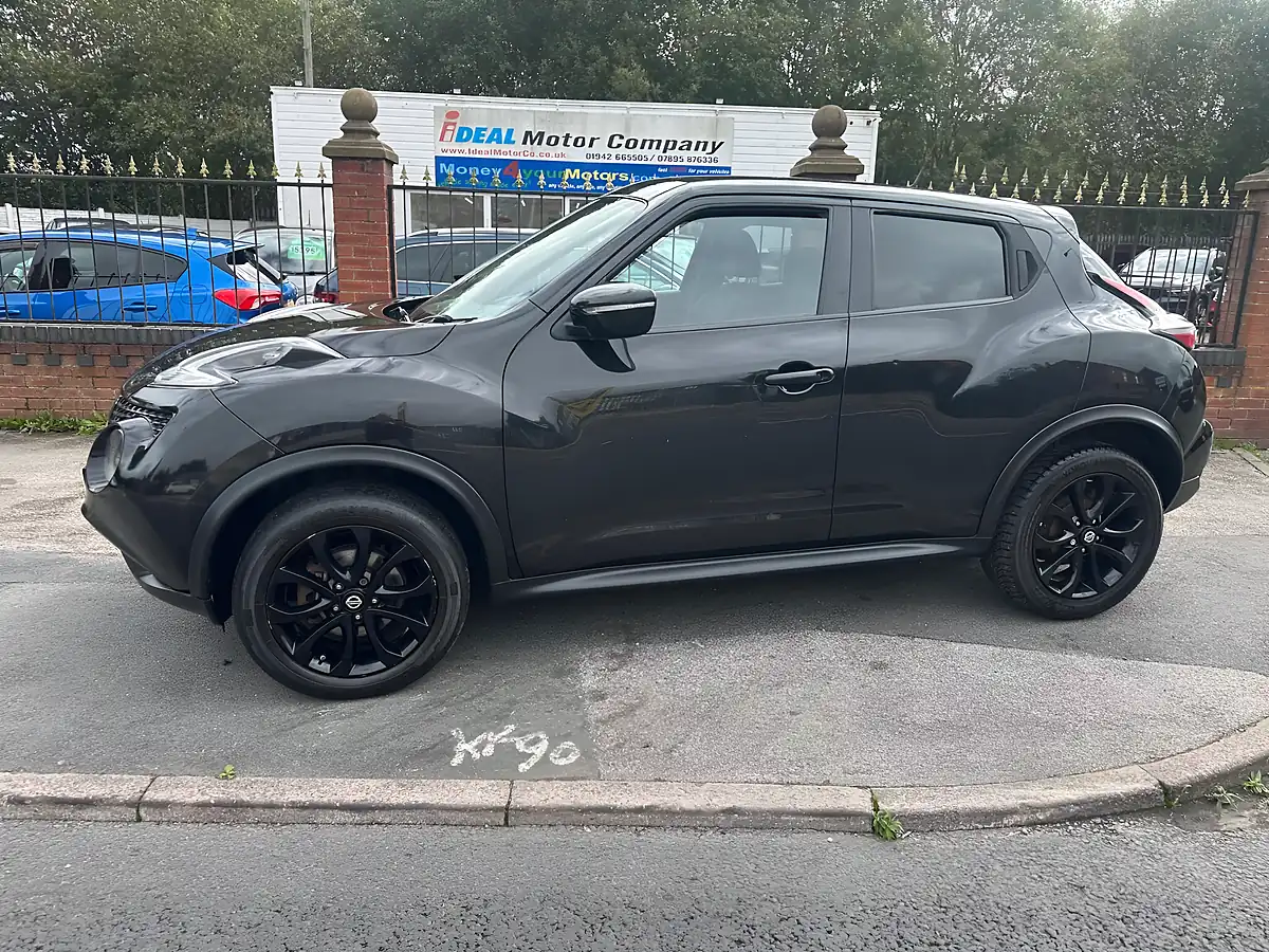 Used 2015 Nissan Juke N-Connecta Black - Interior and Exterior details 7