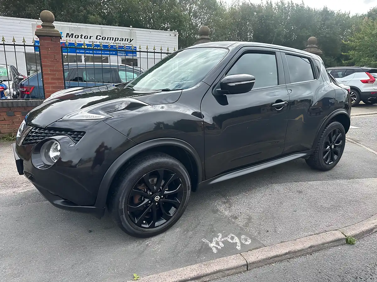 Used 2015 Nissan Juke N-Connecta Black - Interior and Exterior details 9