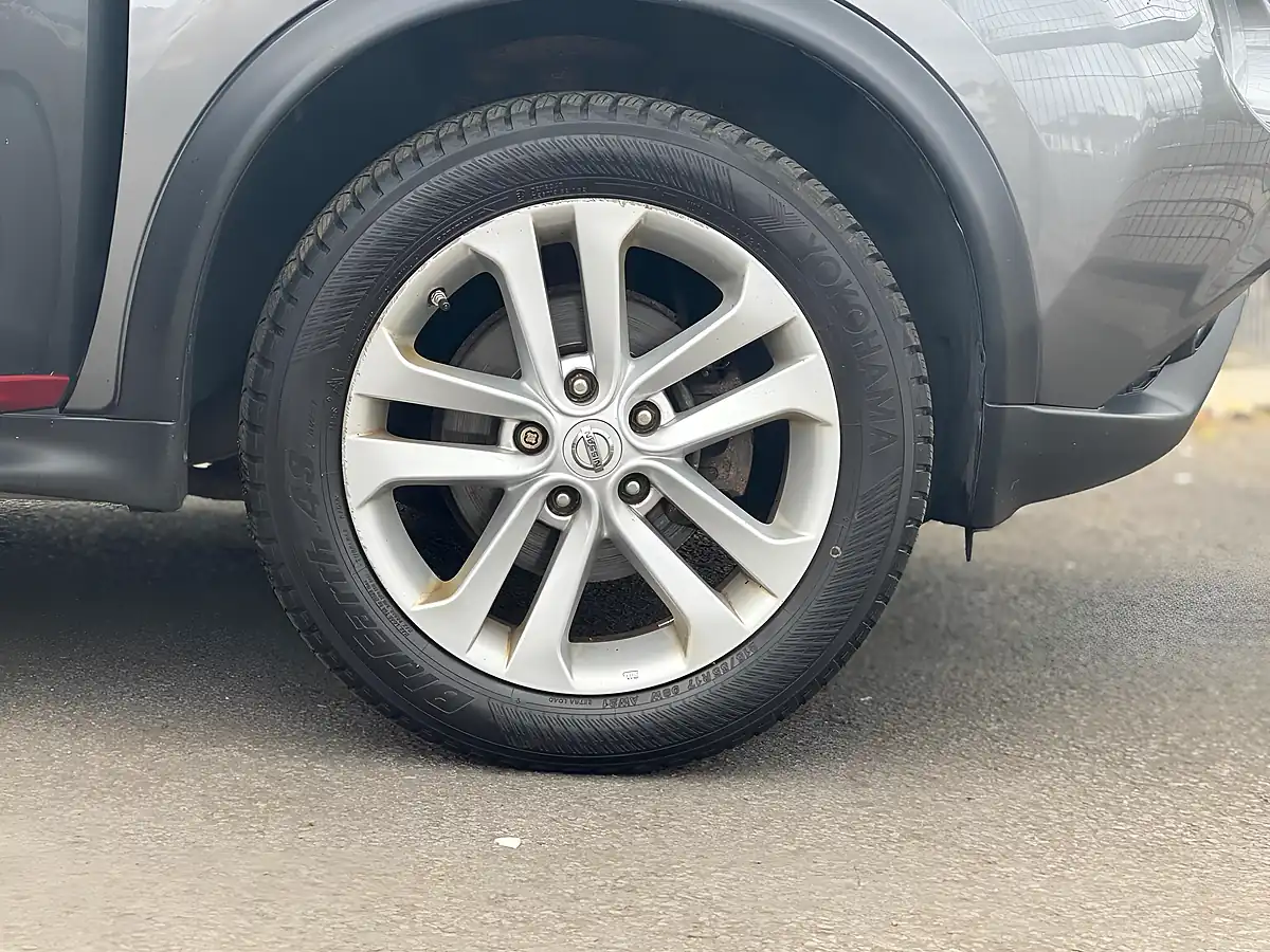 Used 2015 Nissan Juke N-Connecta Grey - Interior and Exterior details 14