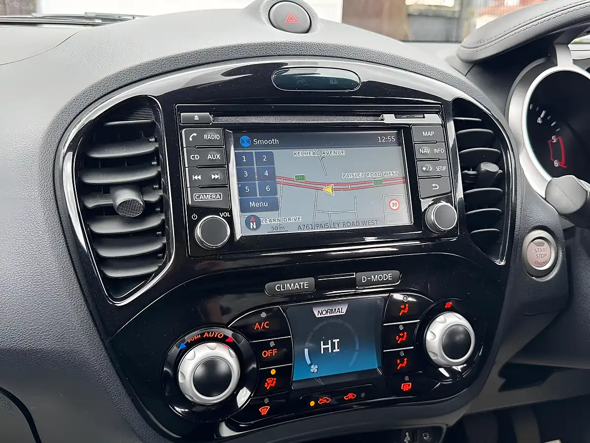 Used 2015 Nissan Juke N-Connecta Grey - Interior and Exterior details 15