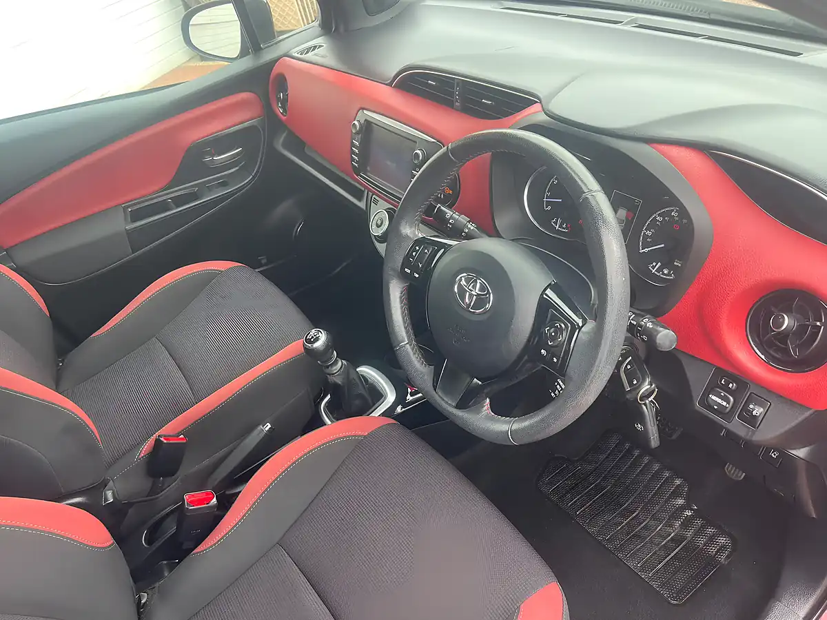Used 2015 Nissan Juke Nismo RS - Interior and Exterior details 11