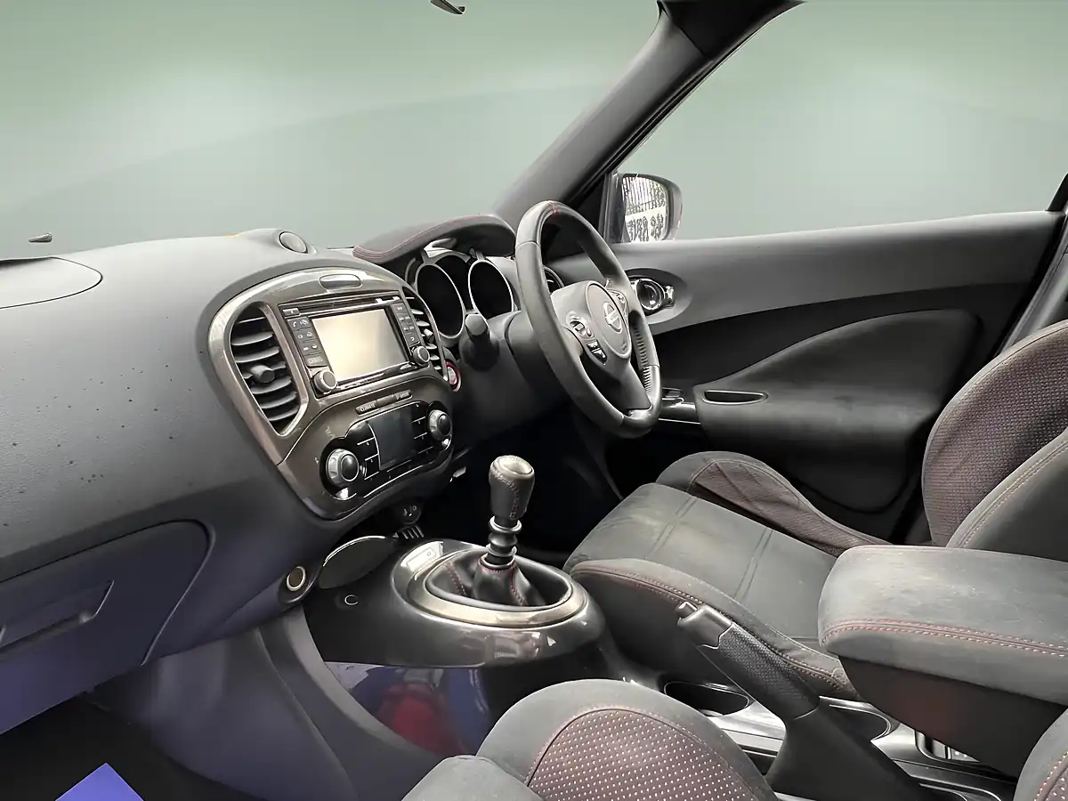 Used 2015 Nissan Juke Nismo RS Silver - Interior and Exterior details 12