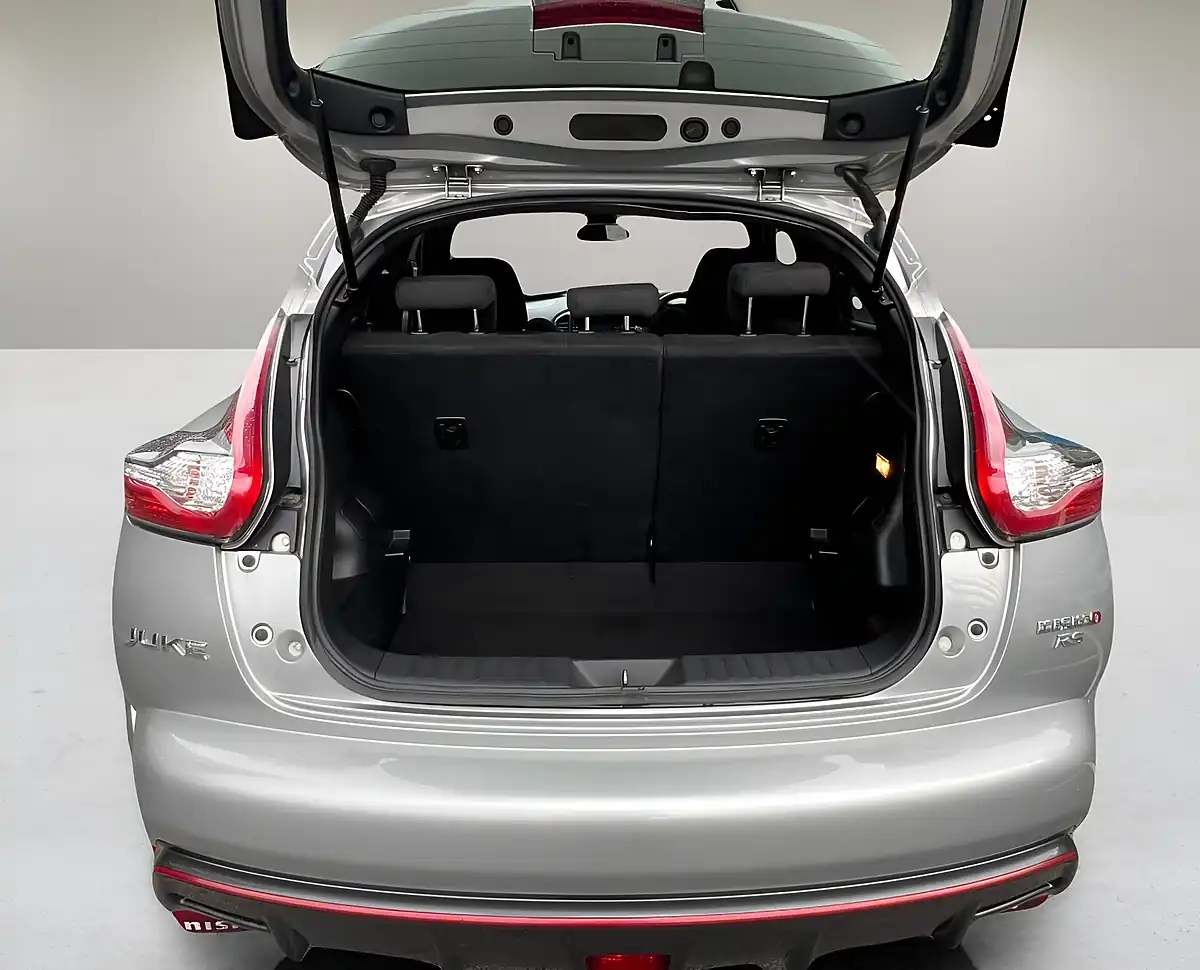 Used 2015 Nissan Juke Nismo RS Silver - Interior and Exterior details 18