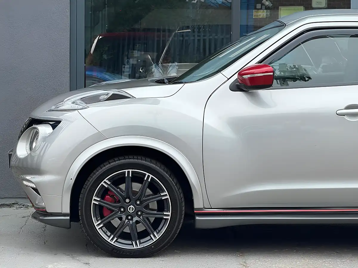 Used 2015 Nissan Juke Nismo RS Silver - Interior and Exterior details 11