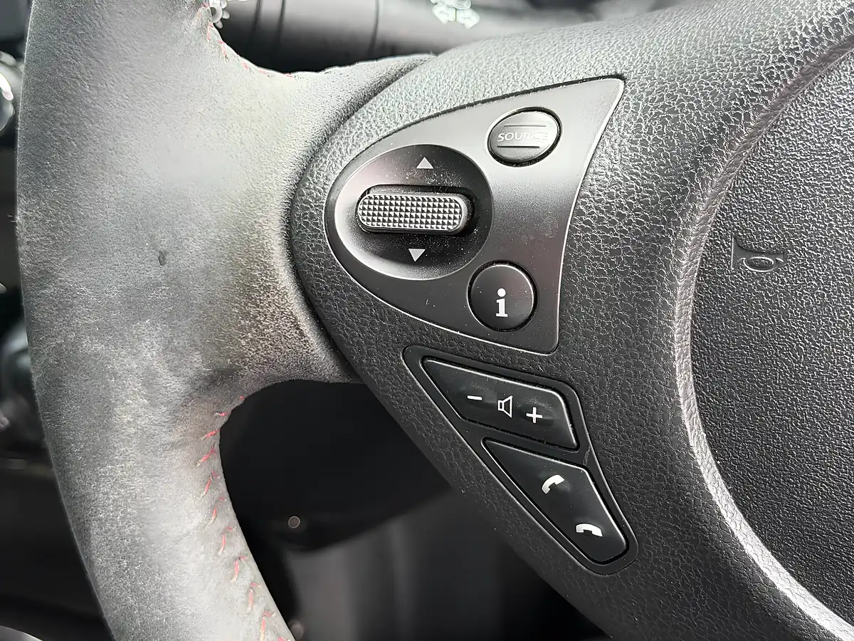 Used 2015 Nissan Juke Nismo RS Silver - Interior and Exterior details 16