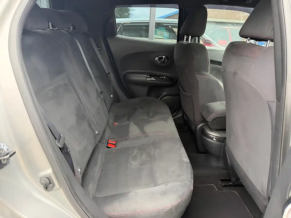 Used 2015 Nissan Juke Nismo RS Silver - Interior and Exterior details 17