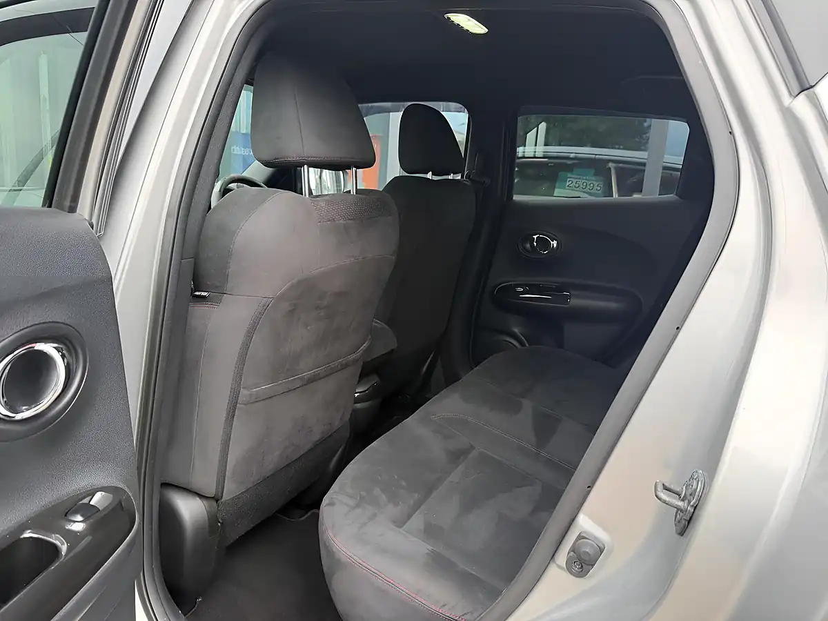 Used 2015 Nissan Juke Nismo RS Silver - Interior and Exterior details 18