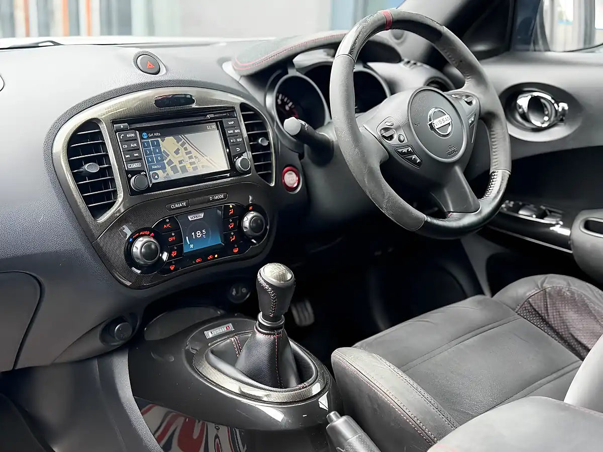Used 2015 Nissan Juke Nismo RS Silver - Interior and Exterior details 2
