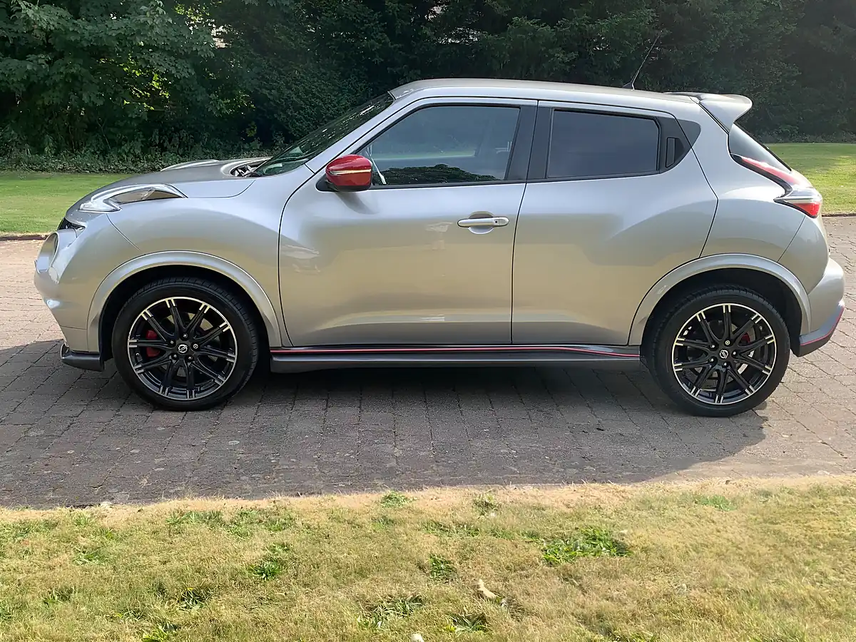 Used 2015 Nissan Juke Nismo RS Silver - Interior and Exterior details 12