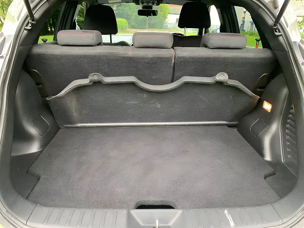Used 2015 Nissan Juke Nismo RS Silver - Interior and Exterior details 20