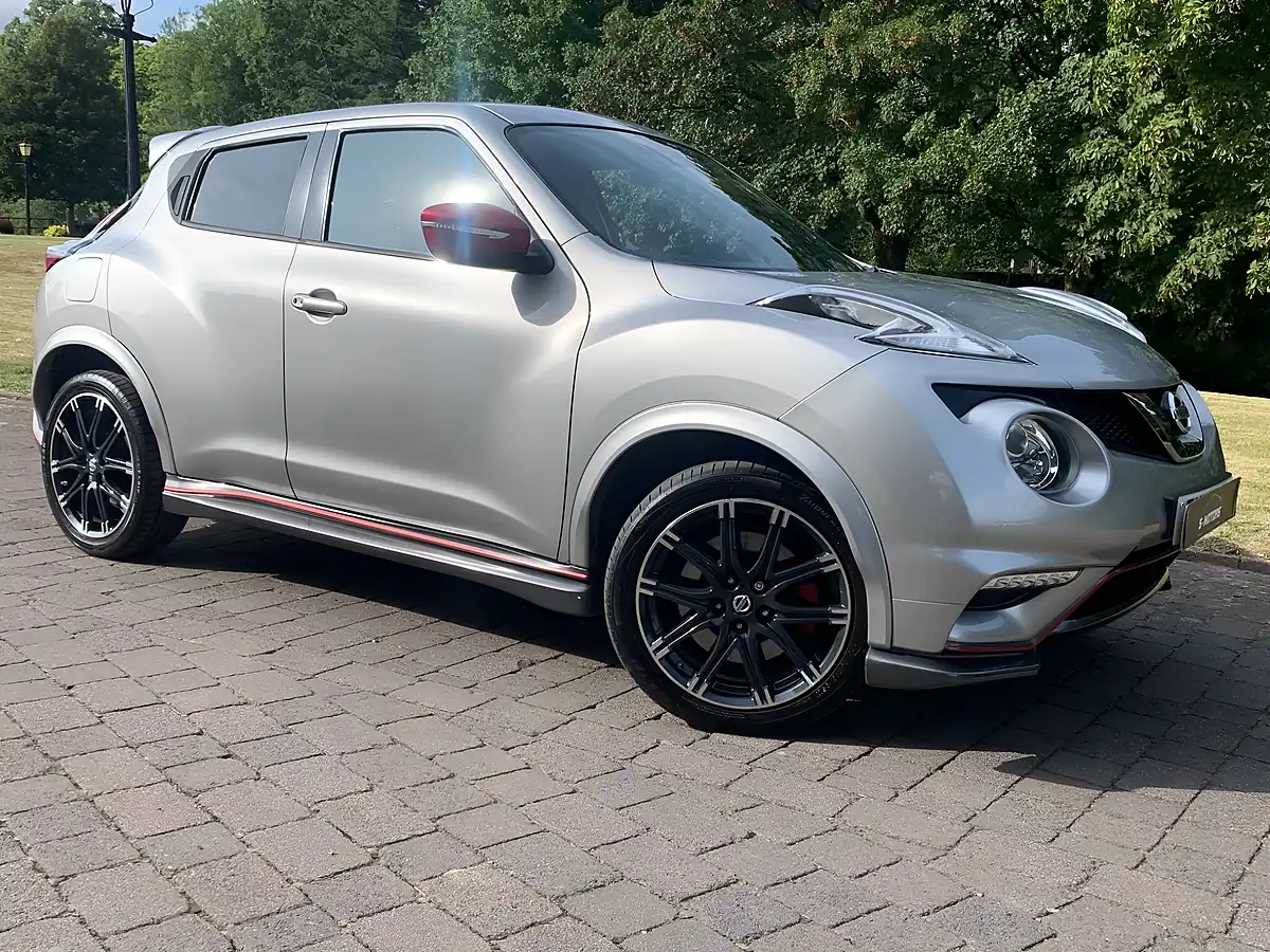 Used 2015 Nissan Juke Nismo RS Silver - Interior and Exterior details 5