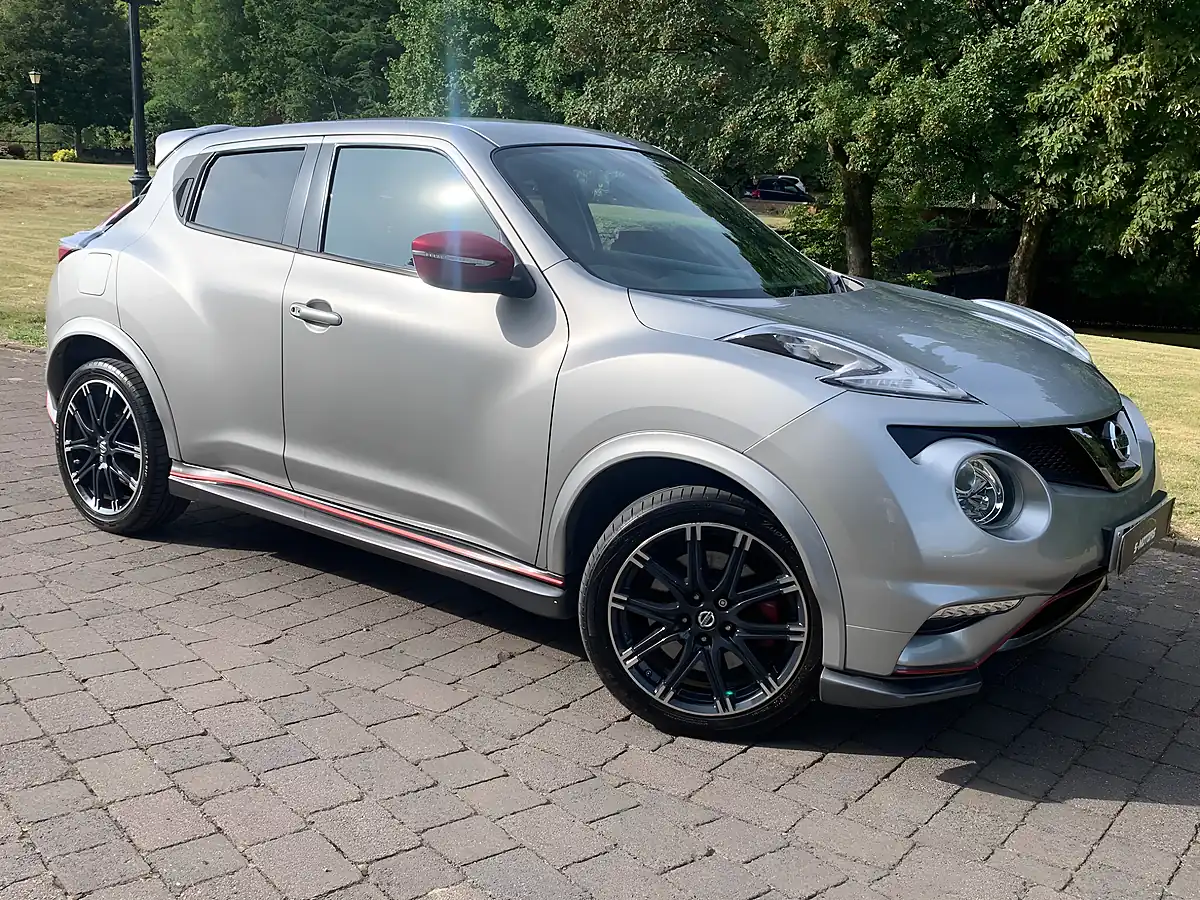 Used 2015 Nissan Juke Nismo RS Silver - Interior and Exterior details 9