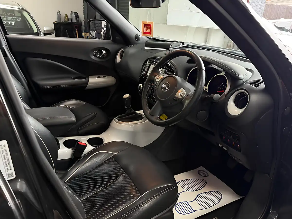 Used 2015 Nissan Juke Tekna Black - Interior and Exterior details 10
