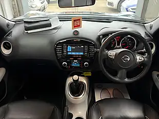 Used 2015 Nissan Juke Tekna Black - Interior and Exterior details 11