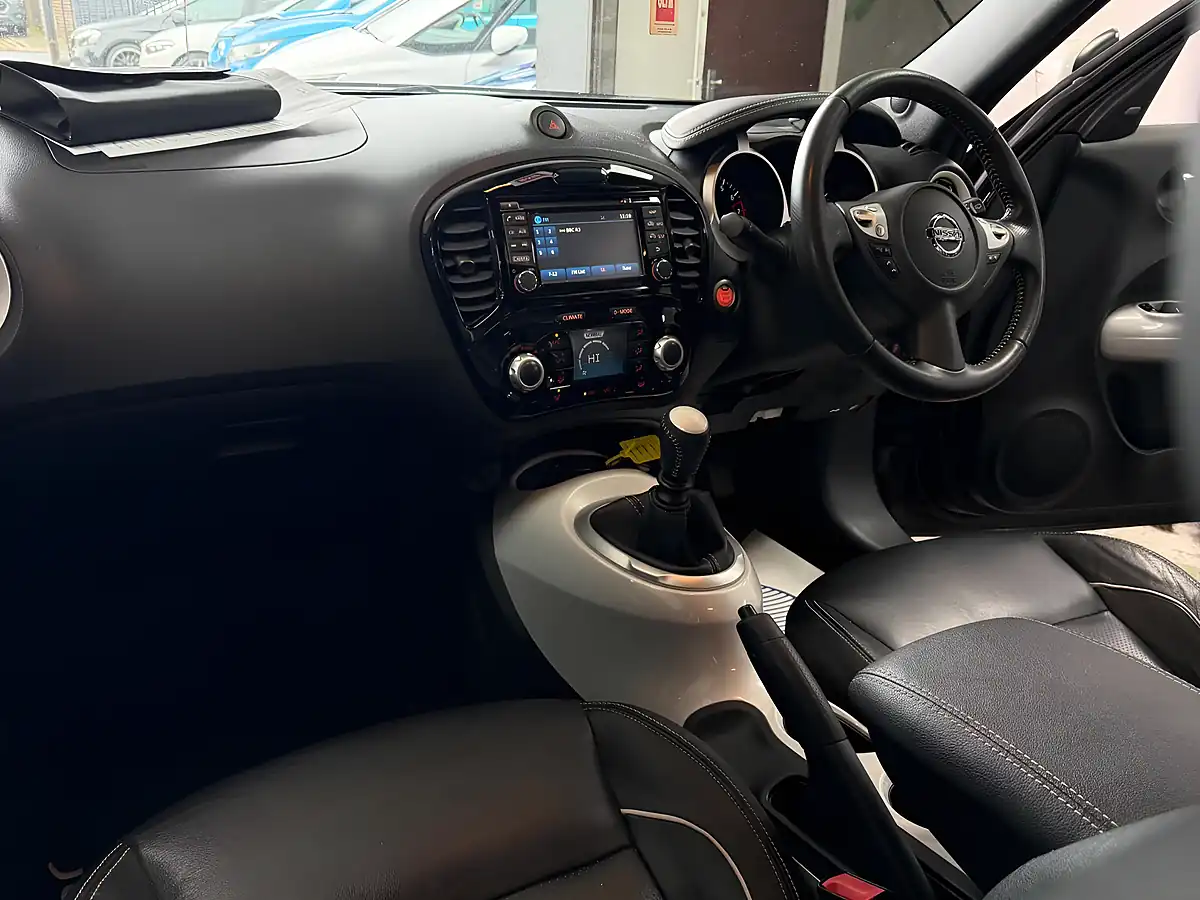 Used 2015 Nissan Juke Tekna Black - Interior and Exterior details 13