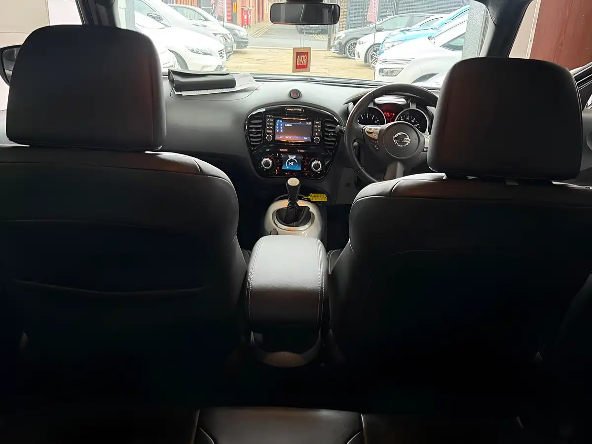 Used 2015 Nissan Juke Tekna Black - Interior and Exterior details 14