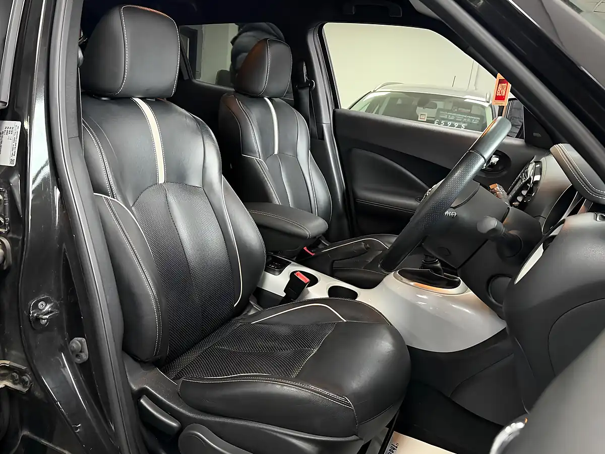Used 2015 Nissan Juke Tekna Black - Interior and Exterior details 15