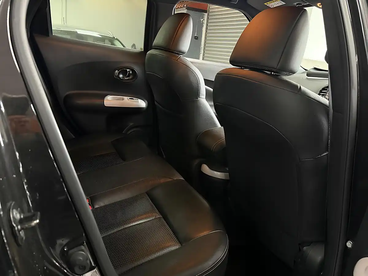 Used 2015 Nissan Juke Tekna Black - Interior and Exterior details 17