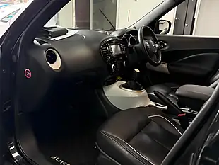 Used 2015 Nissan Juke Tekna Black - Interior and Exterior details 9