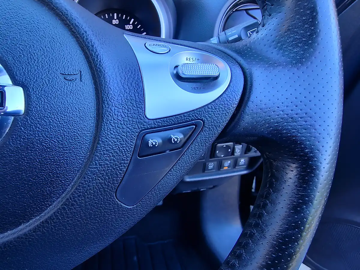Used 2015 Nissan Juke Tekna Black - Interior and Exterior details 12
