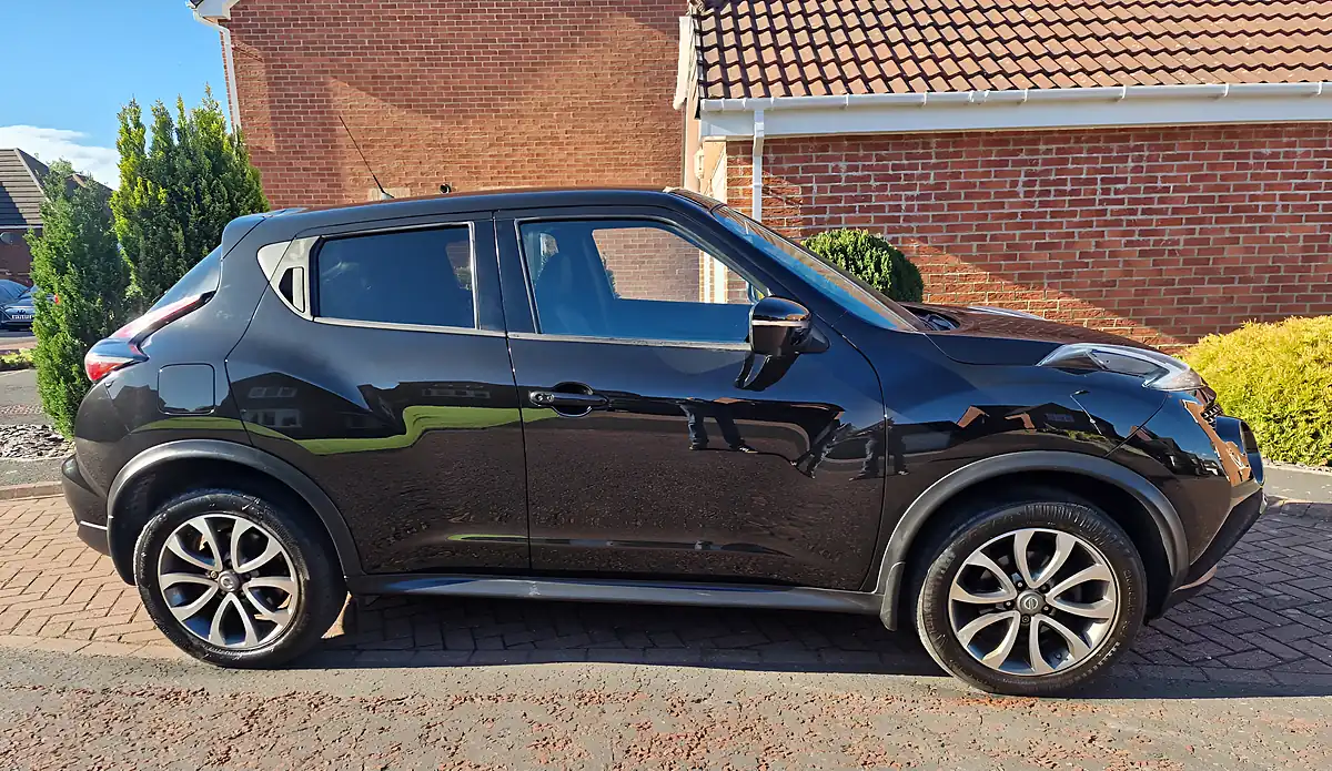 Used 2015 Nissan Juke Tekna Black - Interior and Exterior details 2