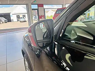 Used 2015 Nissan Juke Tekna Black - Interior and Exterior details 12