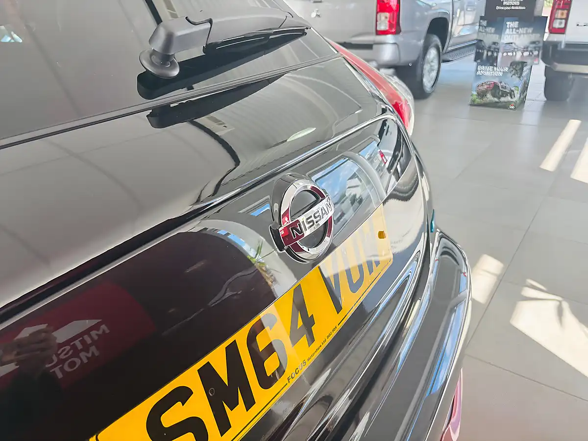 Used 2015 Nissan Juke Tekna Black - Interior and Exterior details 13