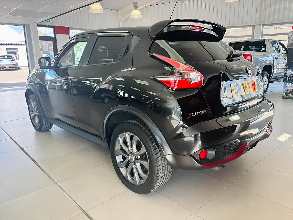 Used 2015 Nissan Juke Tekna Black - Interior and Exterior details 7