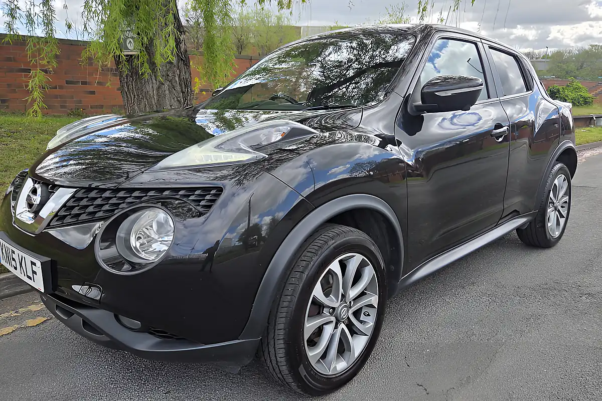 Used 2015 Nissan Juke Tekna Black - Front View