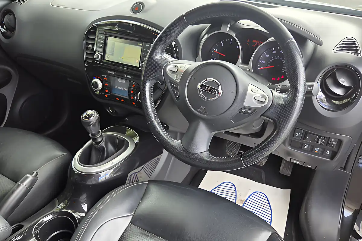 Used 2015 Nissan Juke Tekna Black - Interior and Exterior details 12