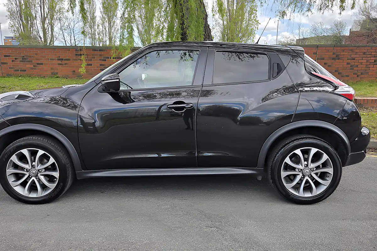Used 2015 Nissan Juke Tekna Black - Interior and Exterior details 8