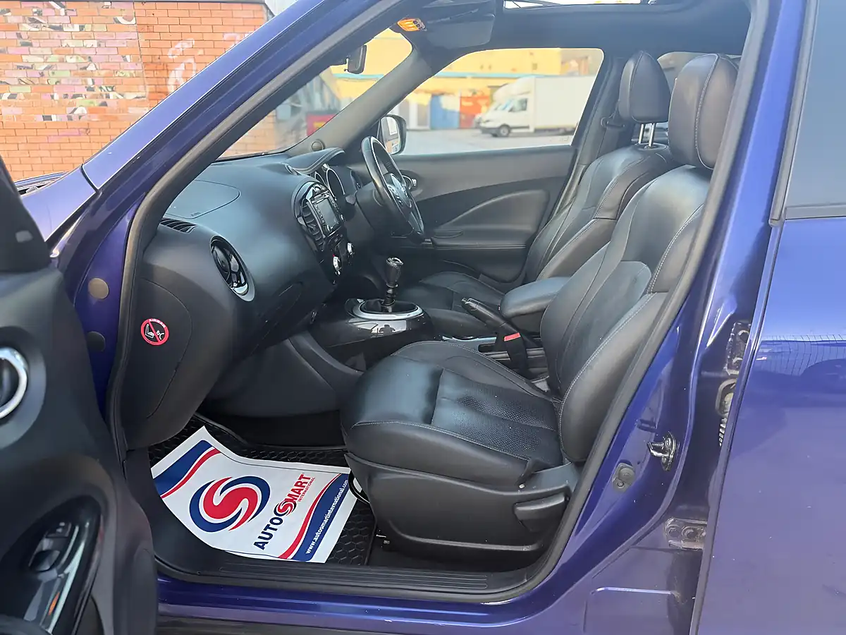 Used 2015 Nissan Juke Tekna Blue - Interior and Exterior details 10