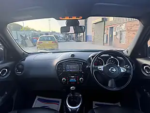 Used 2015 Nissan Juke Tekna Blue - Interior and Exterior details 16