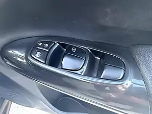 Used 2015 Nissan Juke Tekna Blue - Interior and Exterior details 18