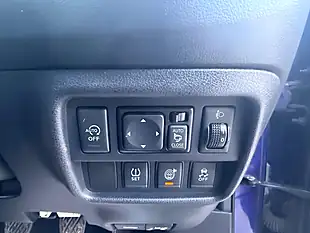 Used 2015 Nissan Juke Tekna Blue - Interior and Exterior details 19