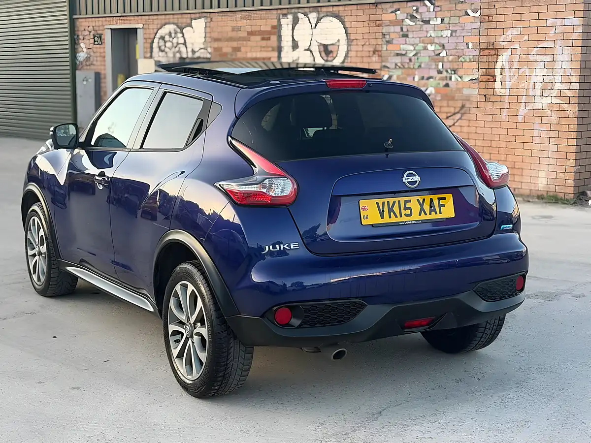 Used 2015 Nissan Juke Tekna Blue - Interior and Exterior details 4
