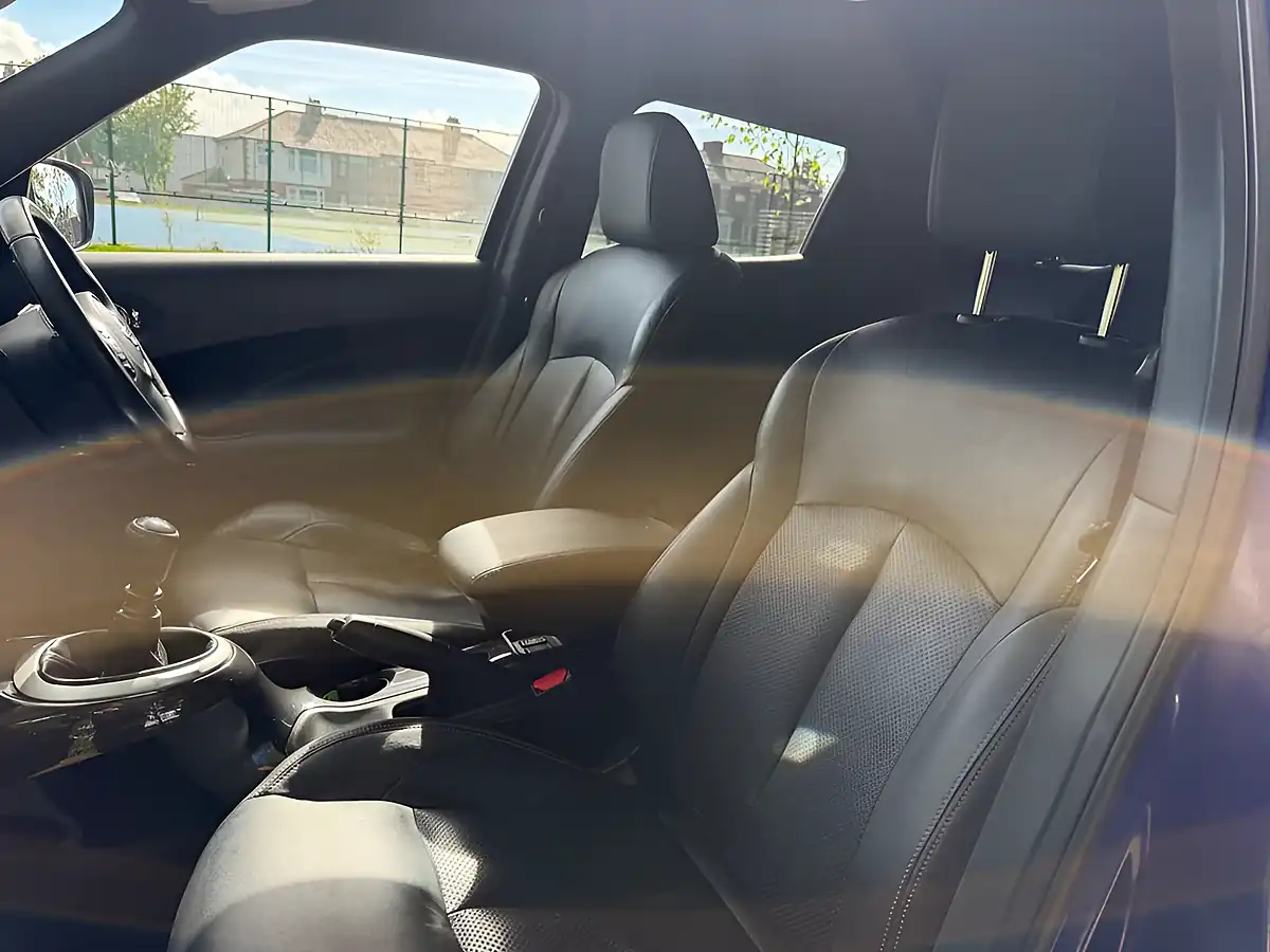 Used 2015 Nissan Juke Tekna Blue - Interior and Exterior details 13