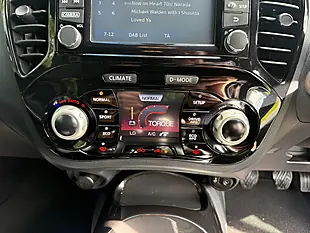 Used 2015 Nissan Juke Tekna Blue - Interior and Exterior details 15