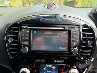 Used 2015 Nissan Juke Tekna Blue - Interior and Exterior details 18