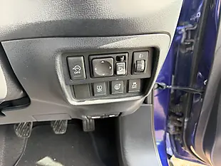 Used 2015 Nissan Juke Tekna Blue - Interior and Exterior details 19