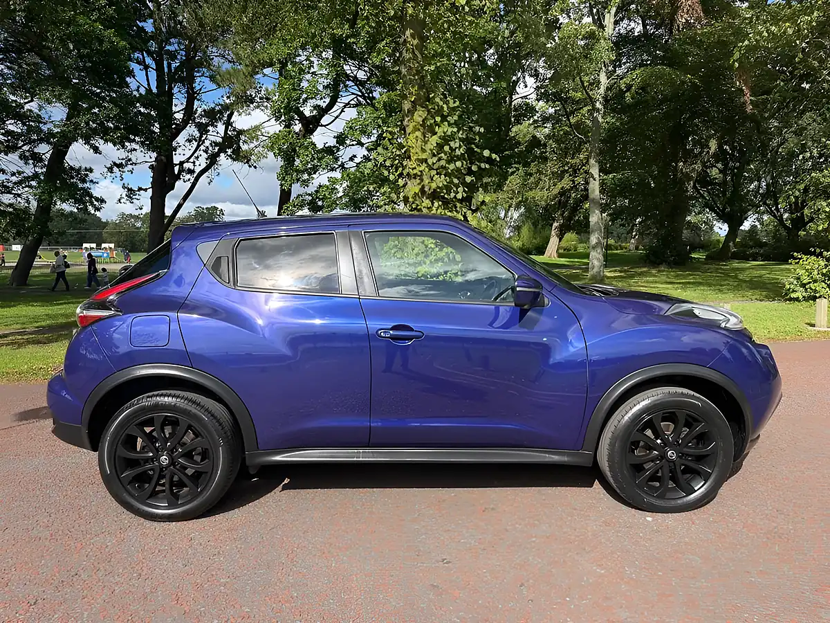 Used 2015 Nissan Juke Tekna Blue - Interior and Exterior details 2