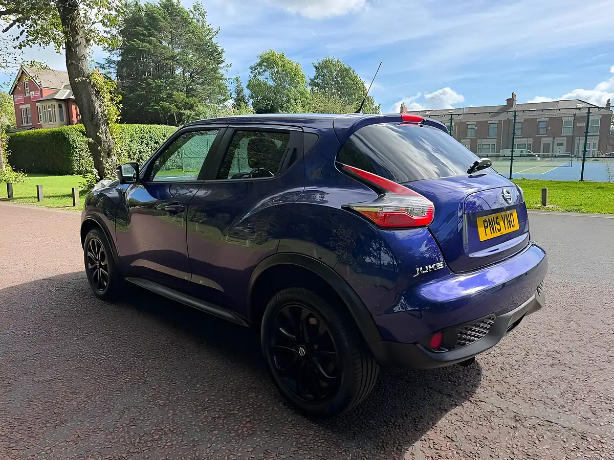 Used 2015 Nissan Juke Tekna Blue - Interior and Exterior details 5