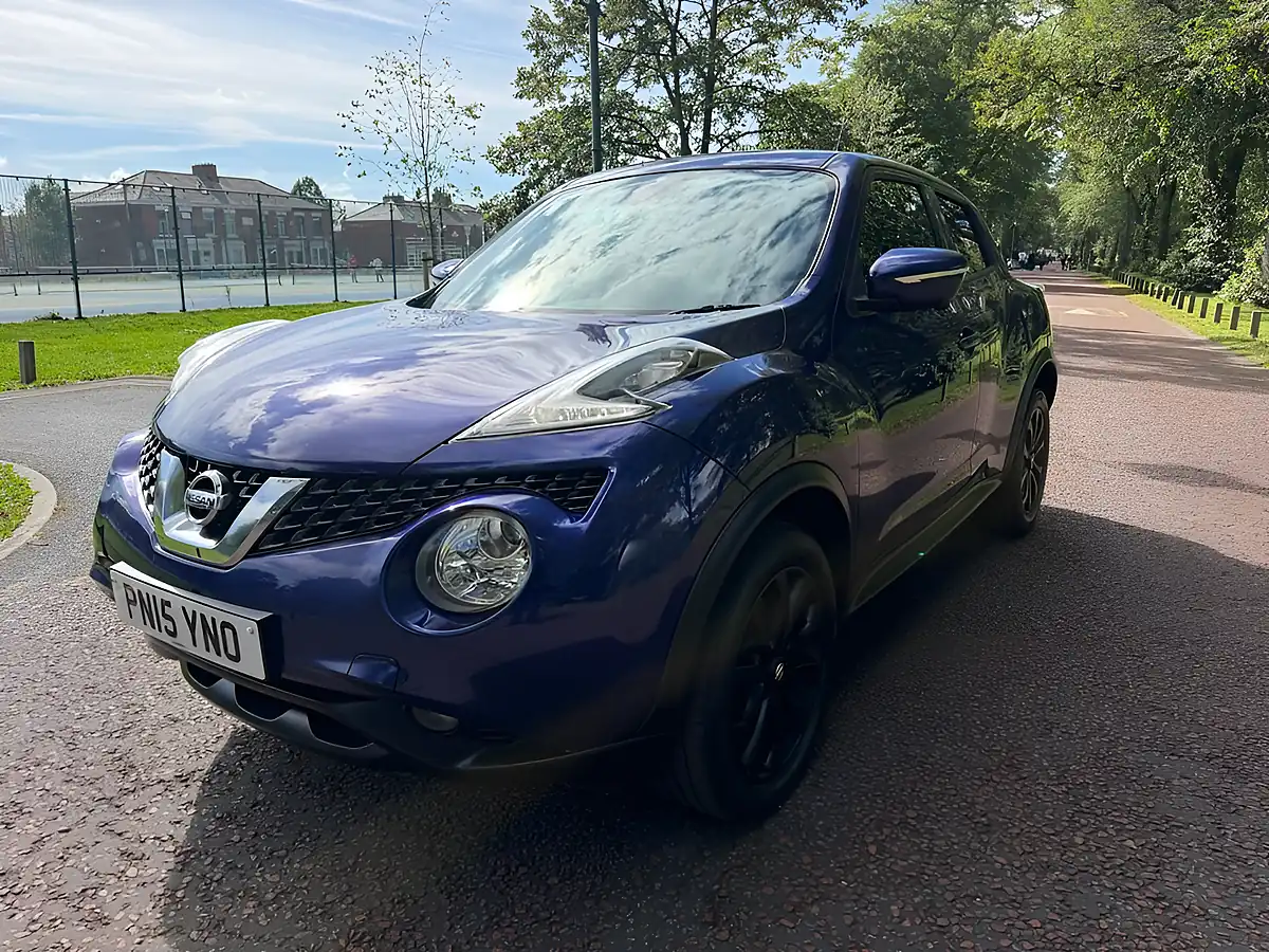 Used 2015 Nissan Juke Tekna Blue - Interior and Exterior details 7