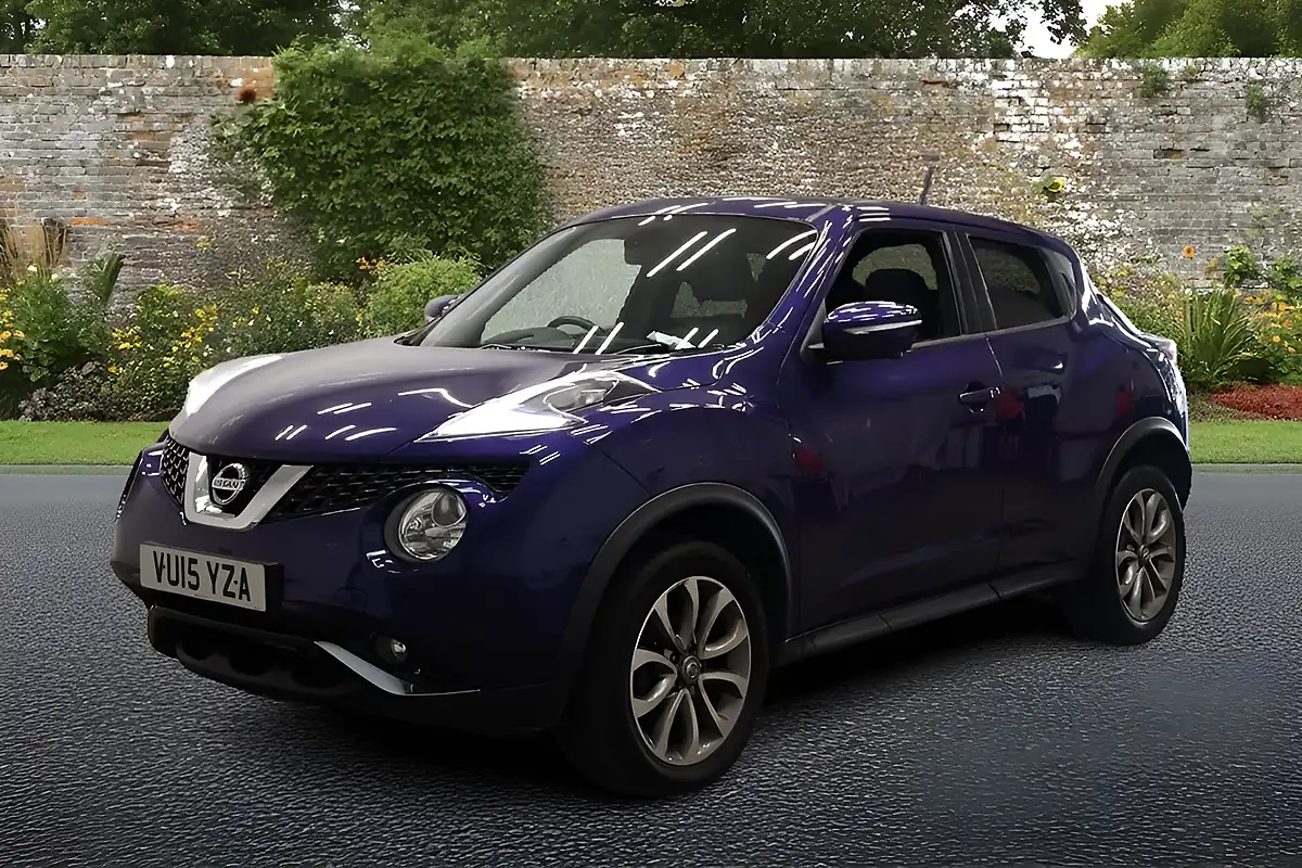 Used 2015 Nissan Juke Tekna Blue - Interior and Exterior details 3