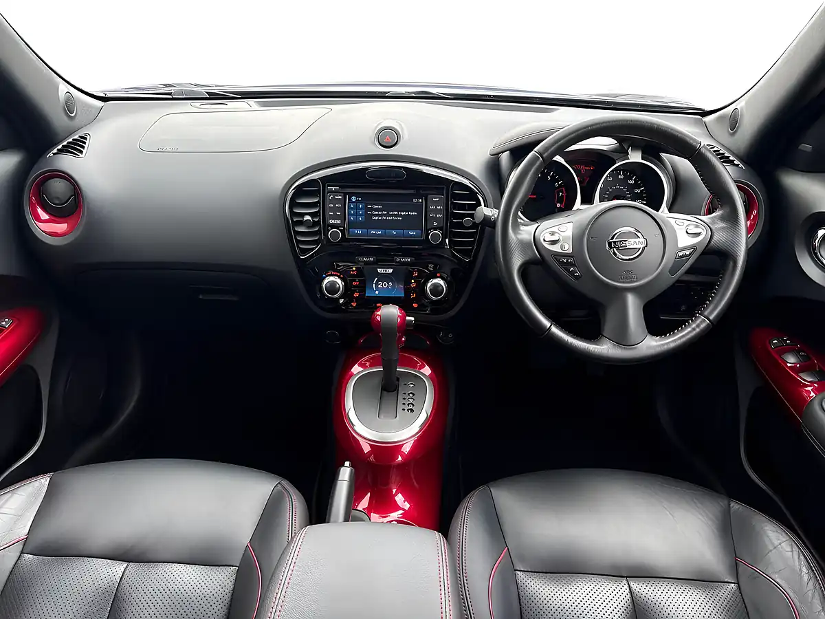 Used 2015 Nissan Juke Tekna Blue - Interior and Exterior details 10