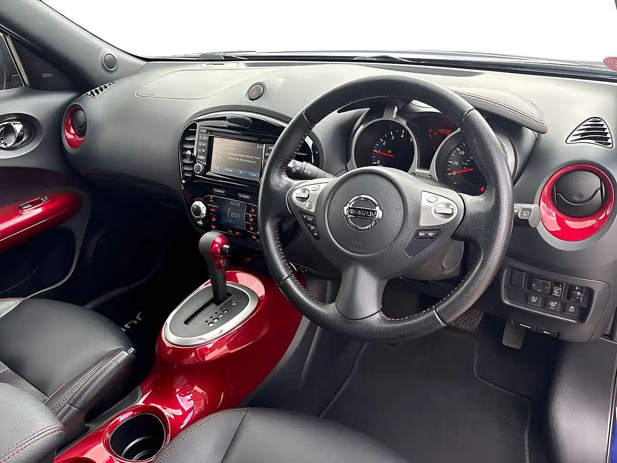 Used 2015 Nissan Juke Tekna Blue - Interior and Exterior details 8